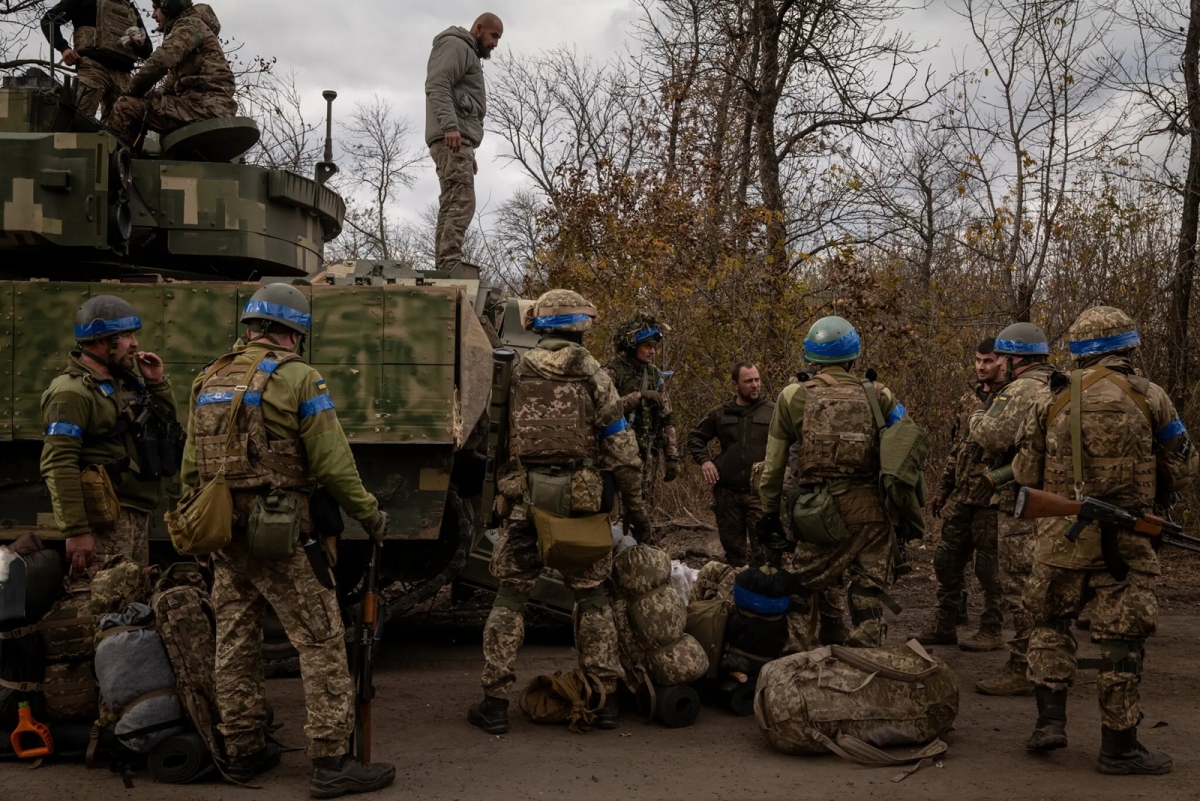 Hình ảnh lính Ukraine tại chiến địa Avdiivka đang bị Nga tấn công